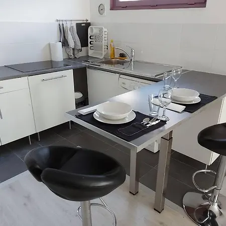 Loue Entier Proche De Paris Apartment Ecquevilly