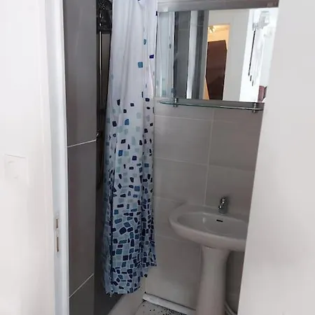 Loue Entier Proche De Paris * Ecquevilly